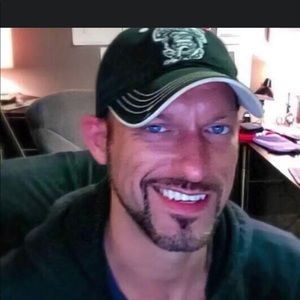 Meet your Posher, Troy